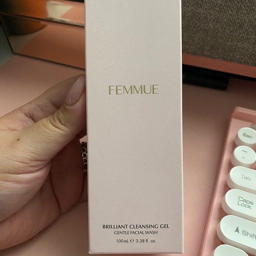 Brilliant Cleansing Gel - White